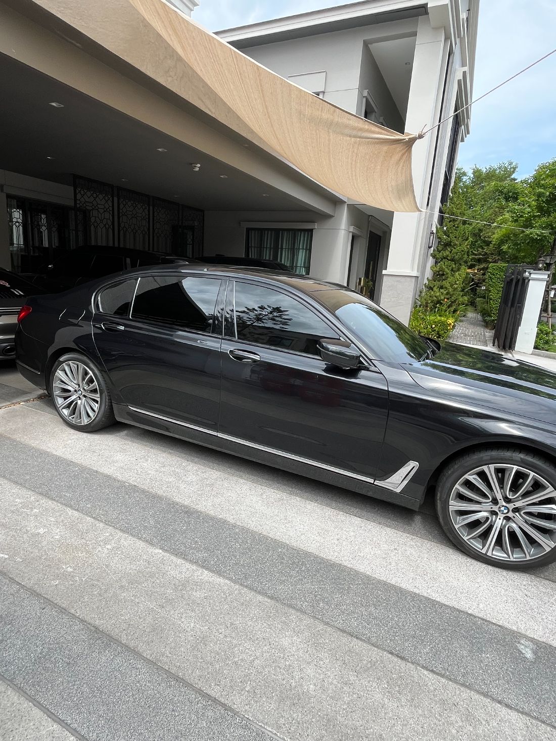 Thumbnail [100%x225]